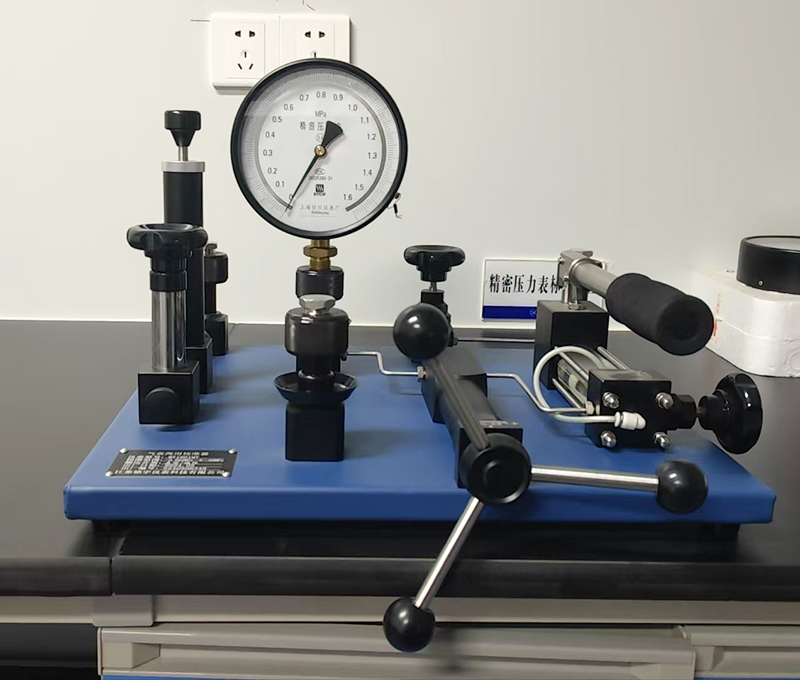 紧密压力表标准器